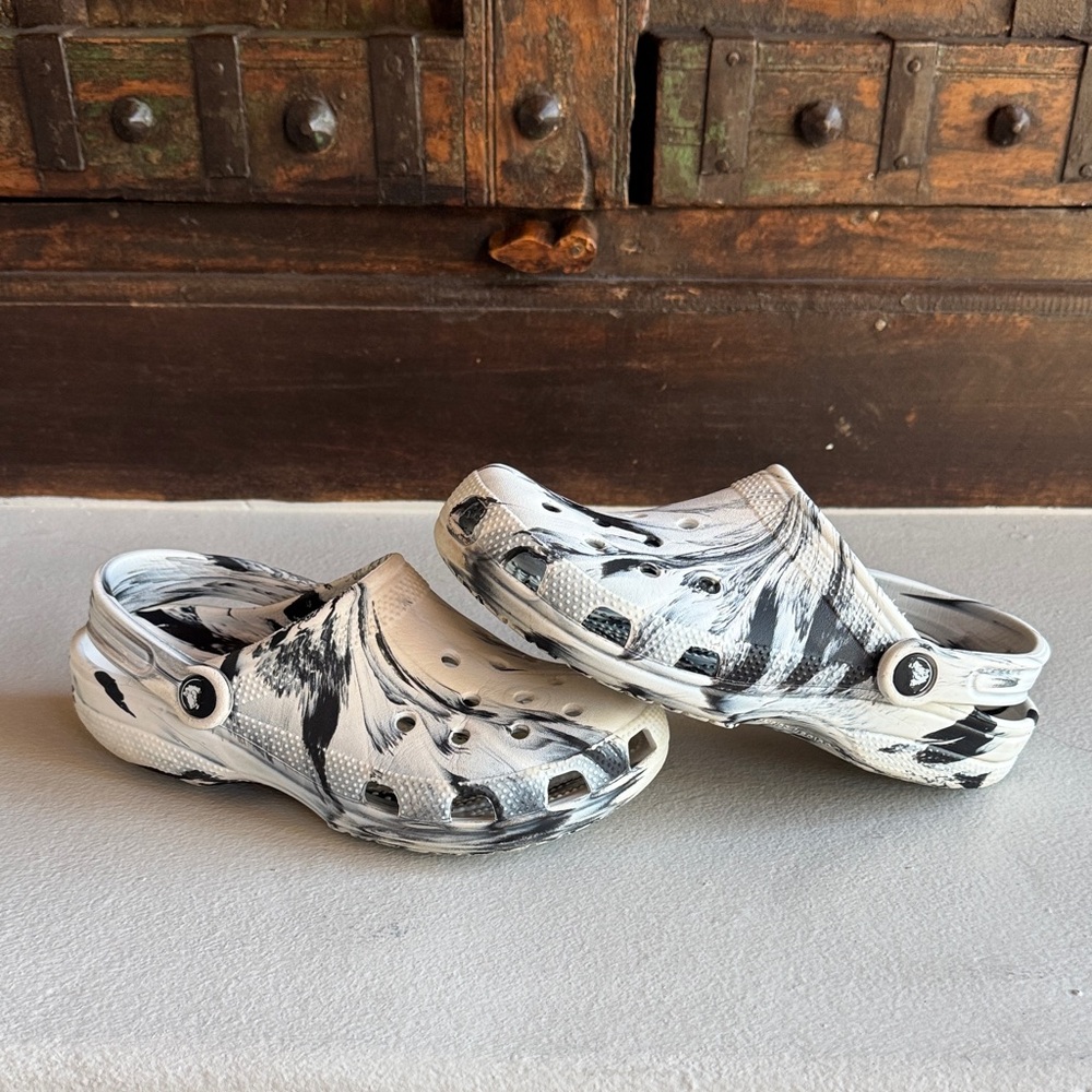 Crocs Unisex-Child Classic Watercolor Marbled Clog size J4